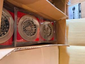 (24) NEW SINK STRAINERS