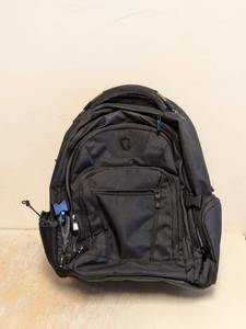 NEW TRAVELERS CHOICE HOLLINS LAPTOP BACKPACK WITH USB PORT BLACK