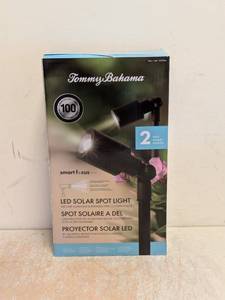 TOMMY BAHAMA 2 PACK LED SOLAR SPOT LIGHT