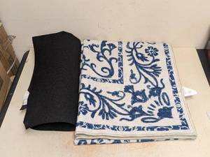 RUGGABLE MACHINE WASHABLE AREA RUG WITH SLIPMAT DELPHINA DELFT BLUE