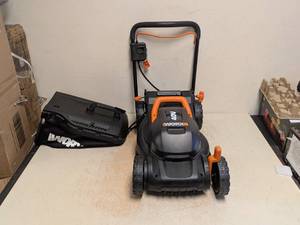 WORX POWER SHARE 40V ELECTRIC LAWNMOWER WBATTERY CHARGER