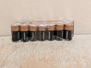 NEW DURACELL C BATTERIES 14PK