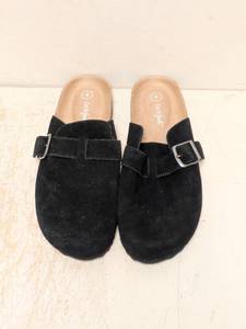 NEW CAT & JACK KIDS TATE CLOGS SIZE 4 BLACK