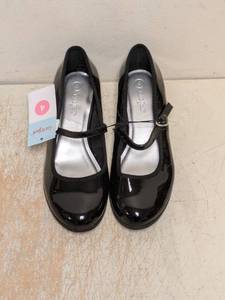 NEW CAT & JACK GIRLS SHOES SIZE 4 BLACK