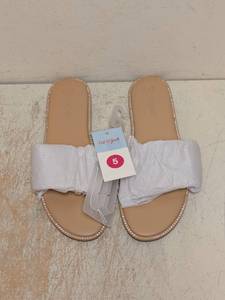 NEW CAT & JACK WOMENS STUDDED SANDALS SIZE 5 COGNACHEATHER