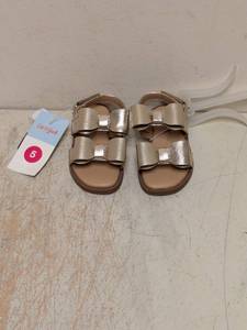 NEW CAT & JACK TODDLER GIRLS RUBY SHOES SIZE 5 GOLD
