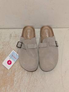 NEW CAT & JACK KIDS TATE CLOGS SIZE 5 SUEDE LEATHER