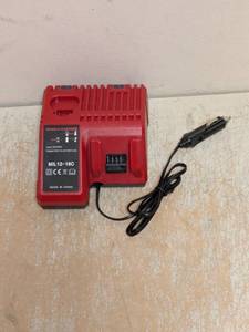 12V VEHICLE CHARGER