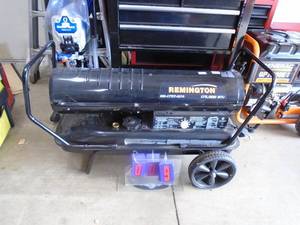 Reminton 175000 BTU kerosene heater. Looks lightly used. As shown.