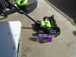 Earthwise 12 amp 16� 110 volt snow blower for patios or sidewalks. As shown.