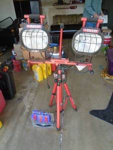 Dual halogen work light. As shown.