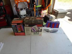 Skil plunge router & Craftsman wetdry pump. As shown.