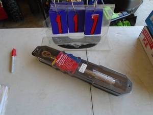 Duralast ftlb torque wrench. As shown.