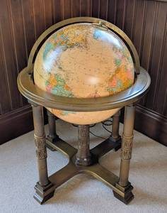 UL - Replogle Heritage 20-Inch Illuminated Globe on Carved Stand