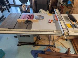 Delta Unisaw 10 Tilting Arbor Table Saw with Biesemeyer Fence