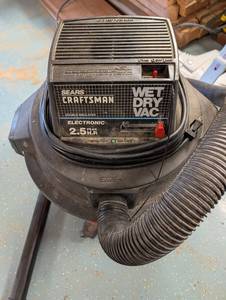 Craftsman Wet Dry Vac 2.5 HP Electric Vacuum - Double Insulated