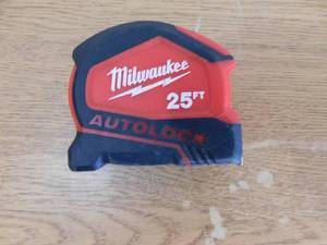 Milwaukee 25 Tape Measure