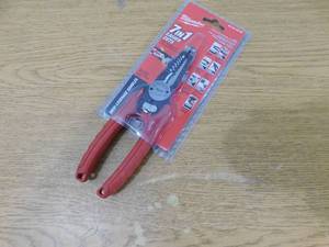 Milwaukee 9 in. 7-in-1 High Leverage Combination Wire StripperCutter Pliers