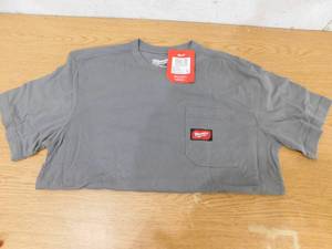 Milwaukee Mens Medium Gray GRIDIRON CottonPolyester Short-Sleeve Pocket T-Shirt