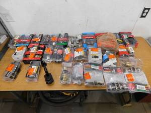Doorknob / Deadbolt Lot