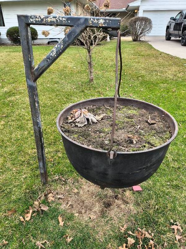 Yard Cauldron -2 Piece