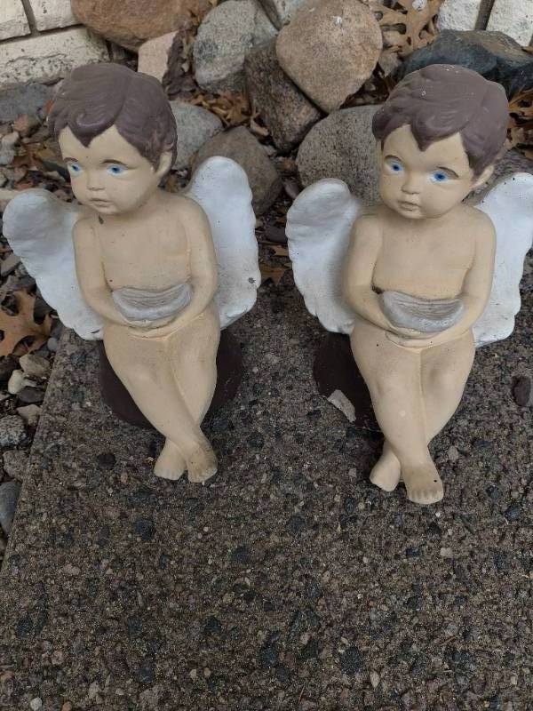 2 Angels yard decor