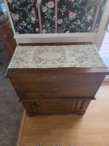VINTAGE The Bonnet Box by Guild