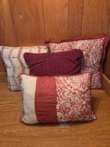 Lot of 4 -Assortment of couchbed accent pillows