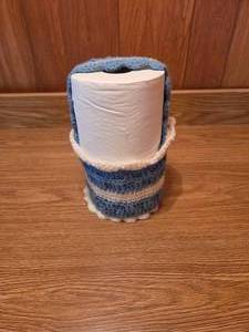 VINTAGE Crochet Toilet paper holder