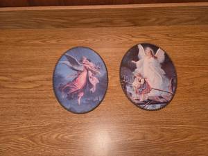 VINTAGE 2 Oval shaped prints with metal chains