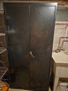 WHOLE CABINET Including contents in cabinet