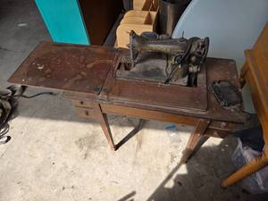 Singer Sewing Machine with Table