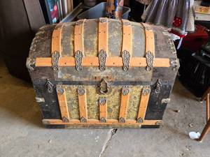 Antique Steamer Trunk with Decorative Interior - Hinge Holder is Missing or Bad