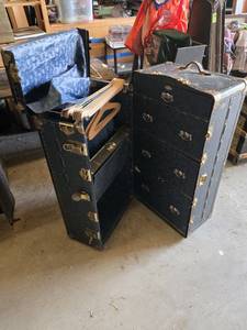 Horn Luggage Wardrobe Trunk with Drawers and Hangers