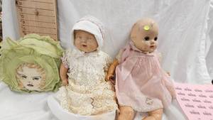 Lot of 2 Vintage Dolls as pictured