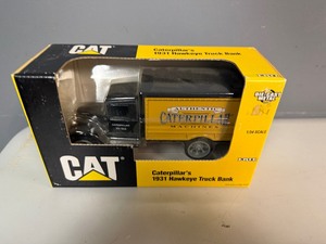 Ertl Caterpillars 1931 Hawkeye Truck Bank 134 Die Cast