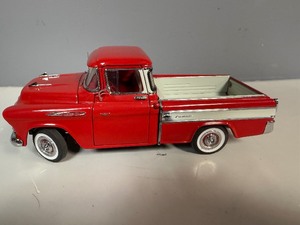 The Danbury Mint 1957 Chevy Cameo Pickup 124