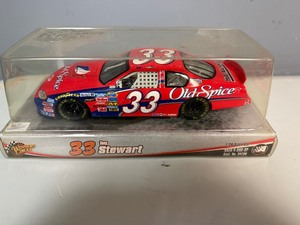 NASCAR WINNERS CIRCLE Tony Stewart #33 124 Die Cast