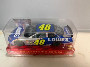NASCAR RACING CHAMPIONS 2003 Jimmie Johnson # 48 Lowes 1:24 Scale Diecast