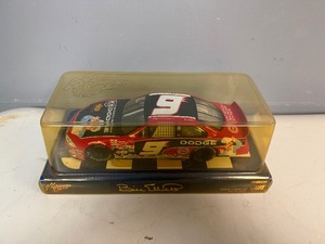 NASCAR WINNERS CIRCLE Bill Elliot #9 Dodge 124