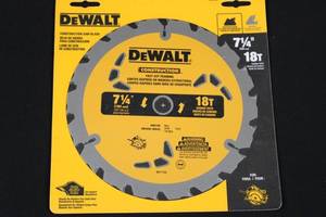 DEWALT Construction Saw Blade DW3192 - 7 14 in Diameter - 18T Carbide Teeth