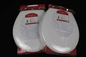 Mayfair Edgewater Round Toilet Seats 2-Pack Enamelled Wood 16.5 in (42 cm)