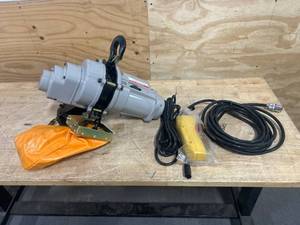 Strongway Electric Chain Hoist, 1-Ton Load Capacity, 9.8ft. Lift MSRP $1,099.99