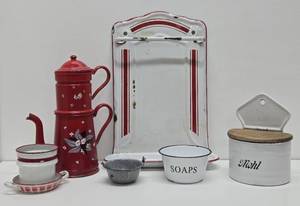 Nice Lot of Vintage &amp Antique Enamelware Items