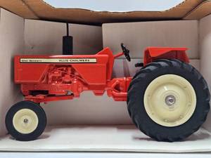 Mint in Box Vintage ALLIS CHALMERS One-Seventy Tractor - 1991 Summer Toy Festival