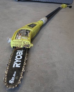 RYOBI 8 CORDED POLE SAW