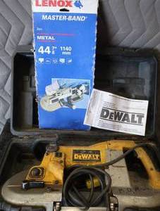 DEWALT VARIABLE SPEED BAND SAW