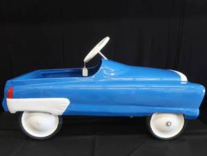 HIGHLY COLLECTIBLE 1959 GARTON KIDILAC PEDAL CAR (REDONE)