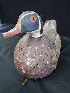 COLLECTIBLE DECOY