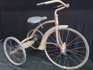 ANTIQUE TRICYCLE  TROXEL